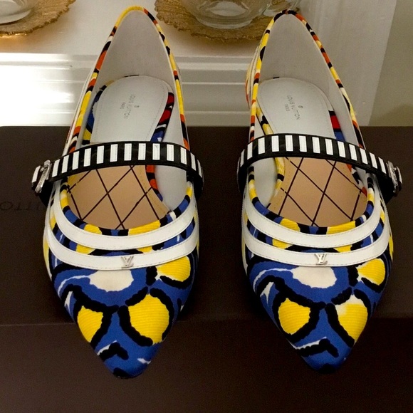 Louis Vuitton flats - Picture 2 of 11